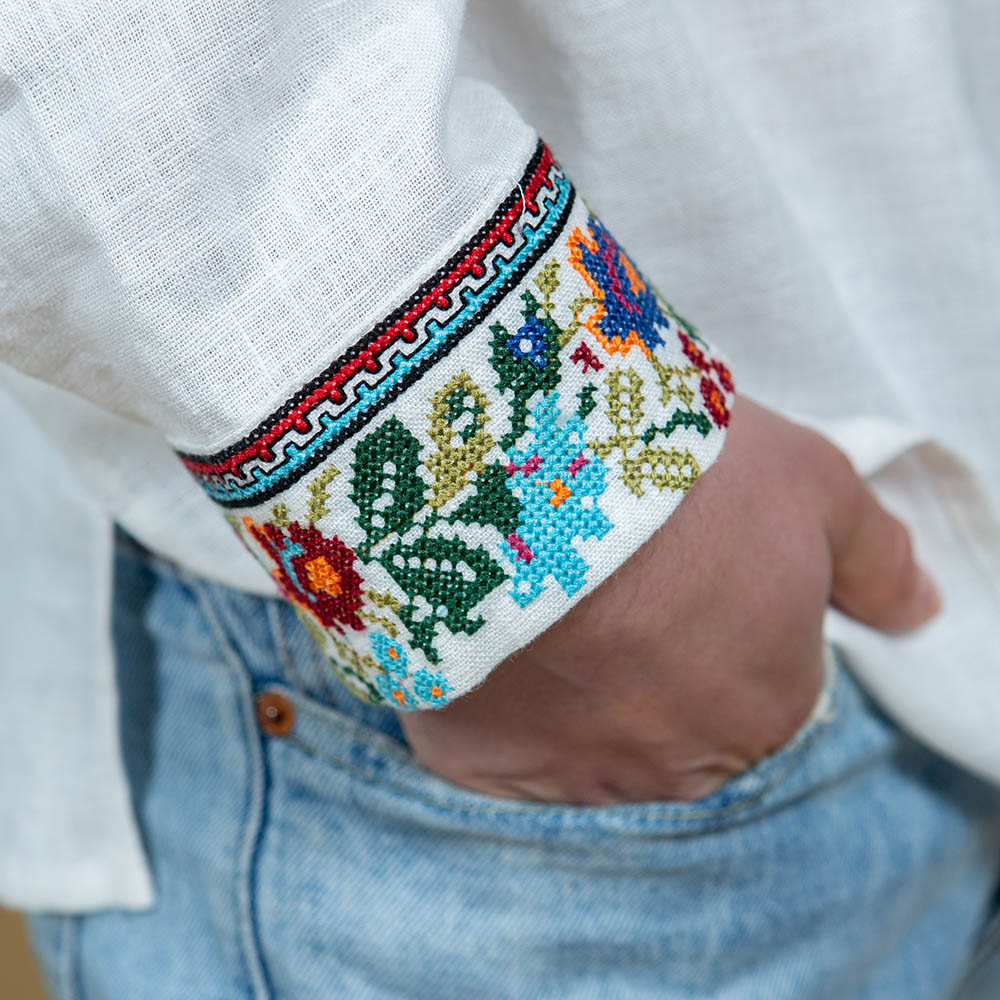 Профессиональная вышивка на одежде